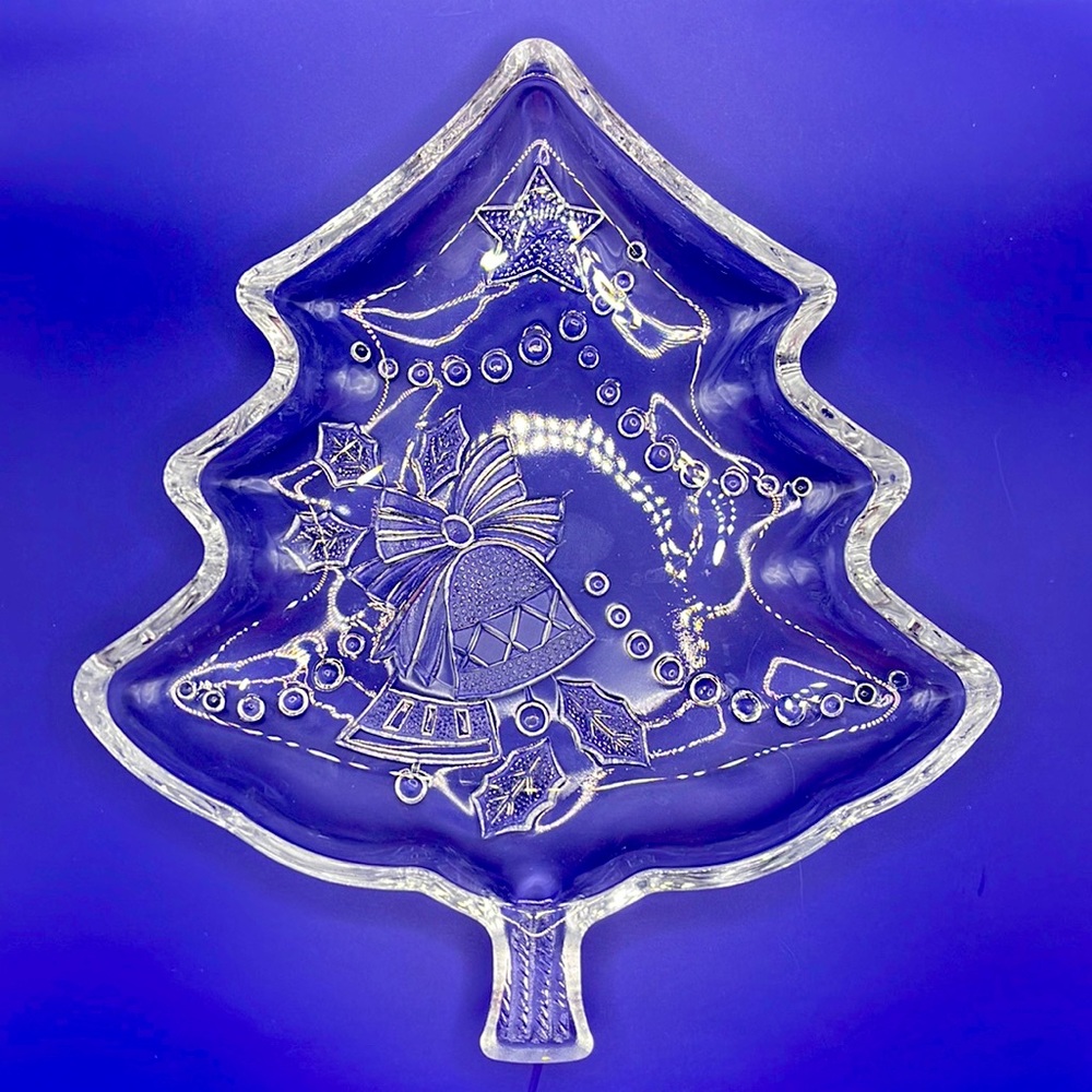 CELEBRATIONS CRYSTAL GLASS CHRISTMAS TREE SHAPED CANDY DISH